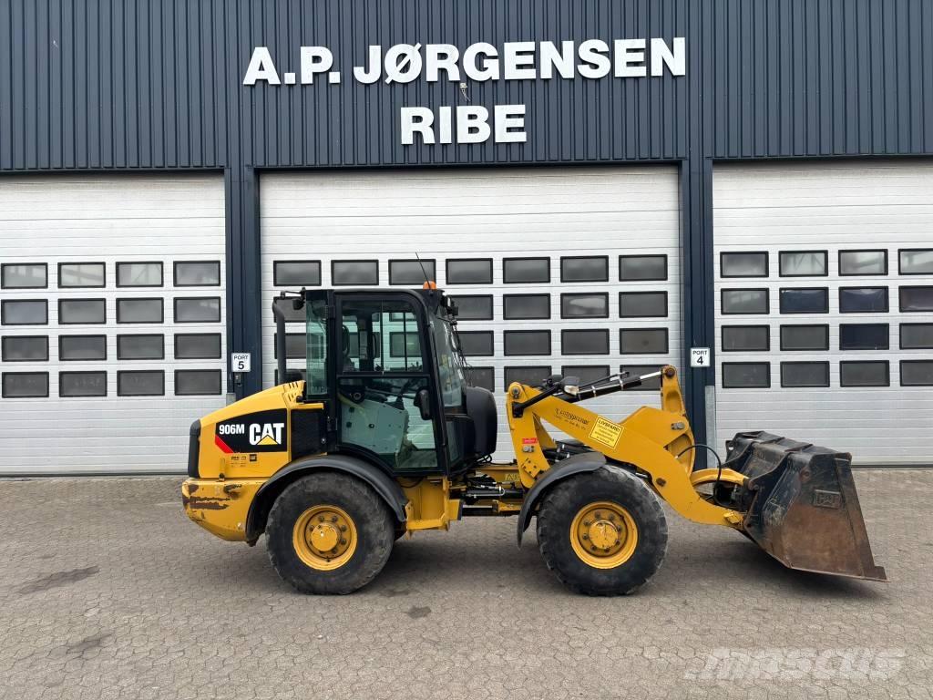 CAT 906 M Фронтальні навантажувачі