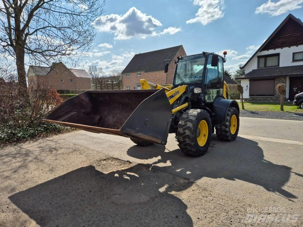Komatsu WA100M-7 Фронтальні навантажувачі