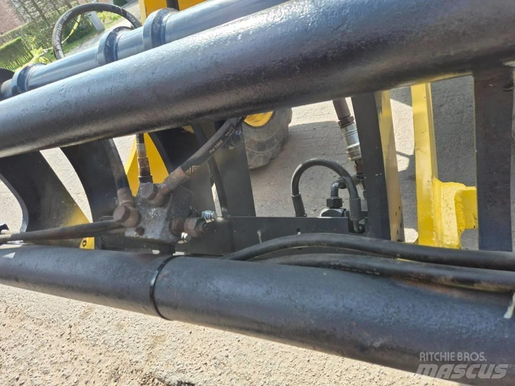 Komatsu WA100M-7 Фронтальні навантажувачі