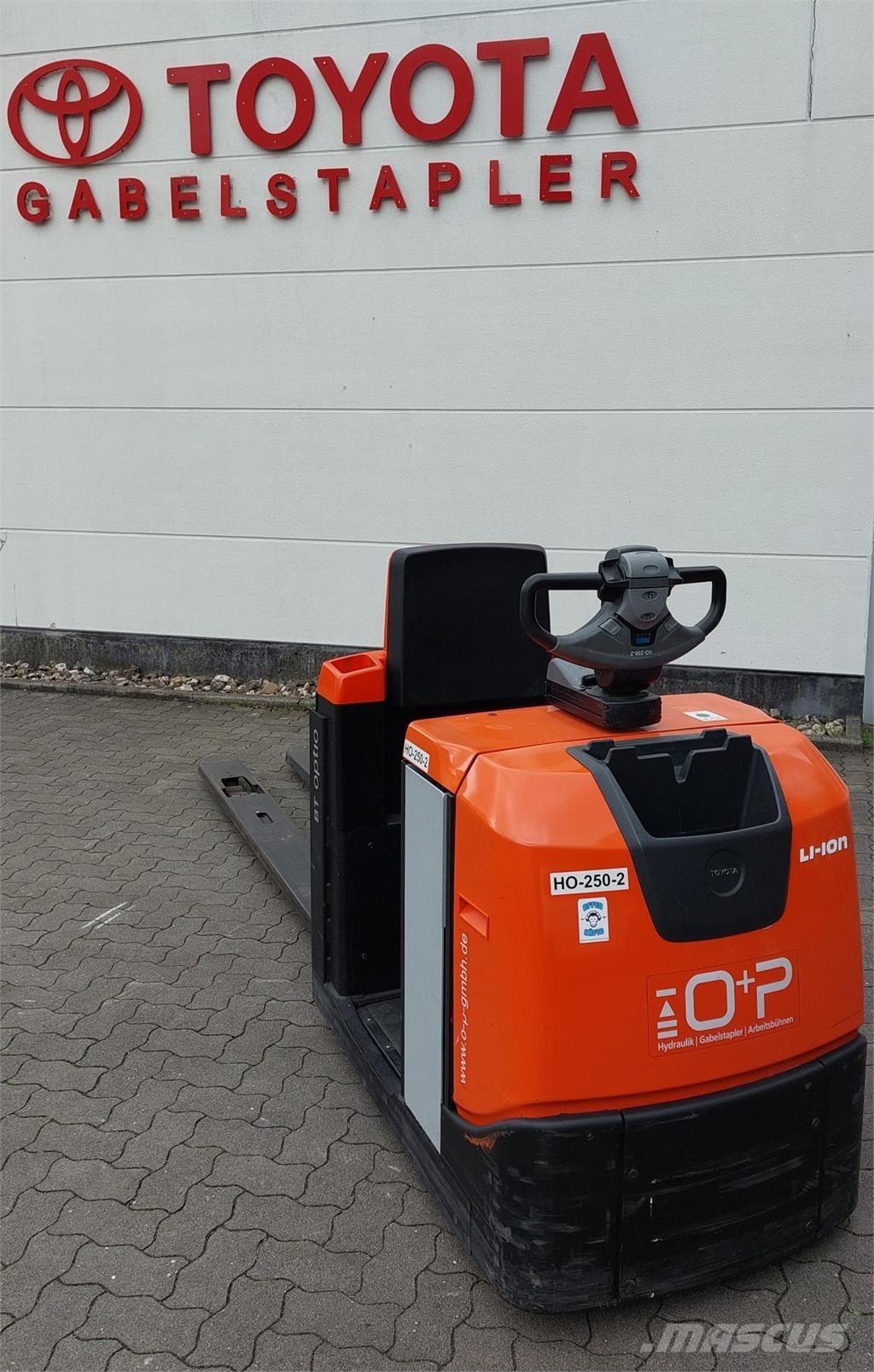 Toyota OSE 250 Підбирачі замовлень з нижніх ярусів