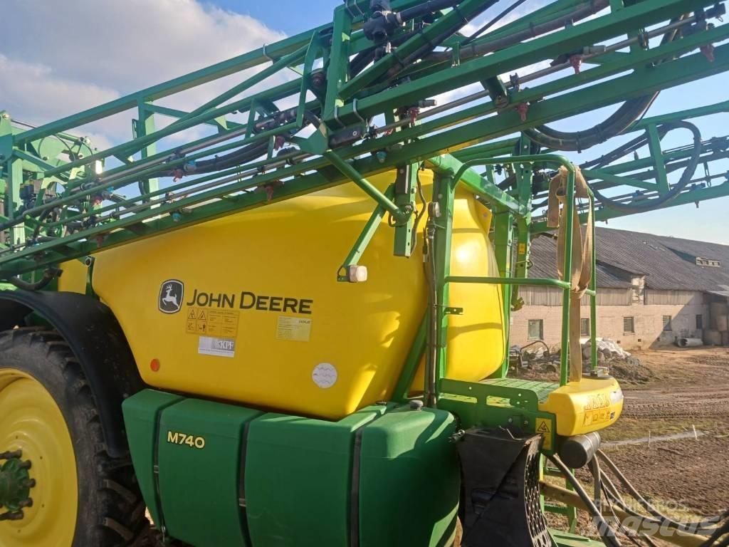 John Deere 740 Причіпні обприскувачі