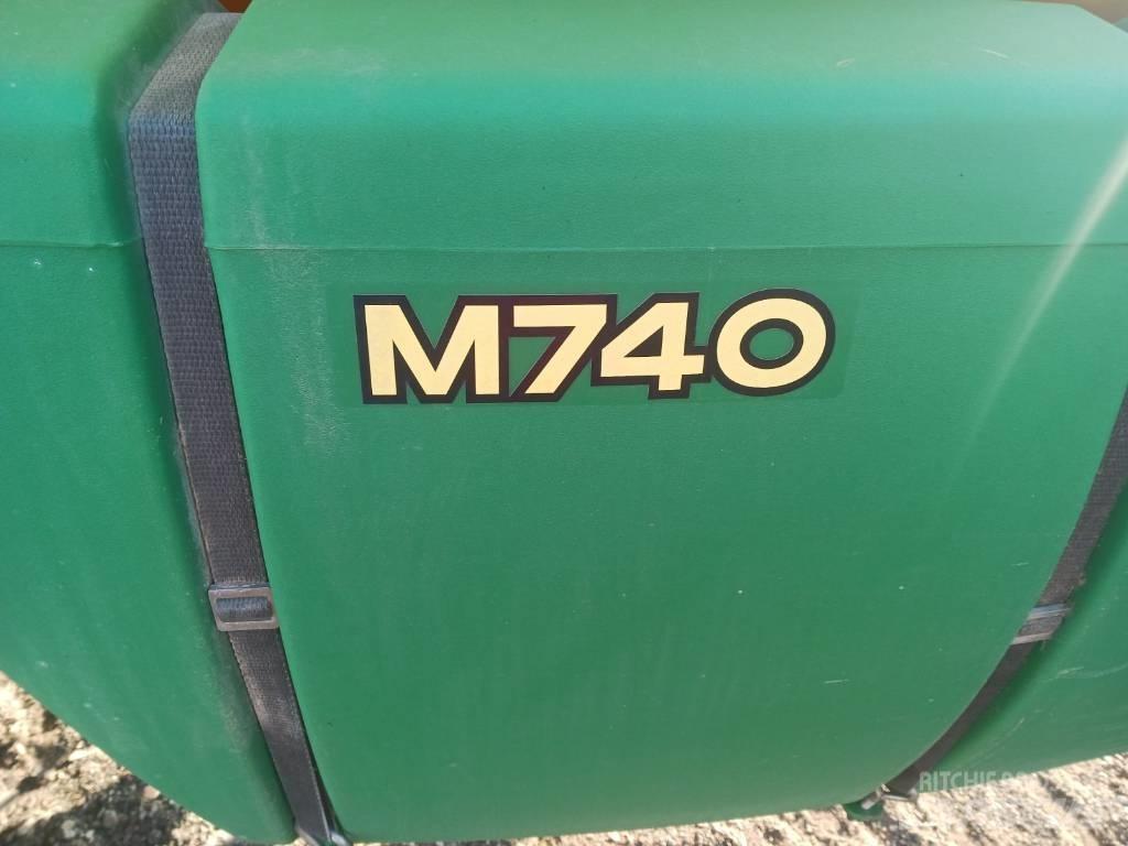 John Deere 740 Причіпні обприскувачі