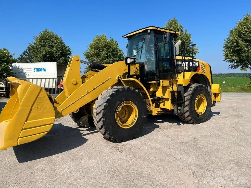 CAT 950M Фронтальні навантажувачі