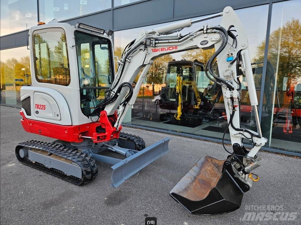 Takeuchi TB 225 Міні-екскаватори < 7т