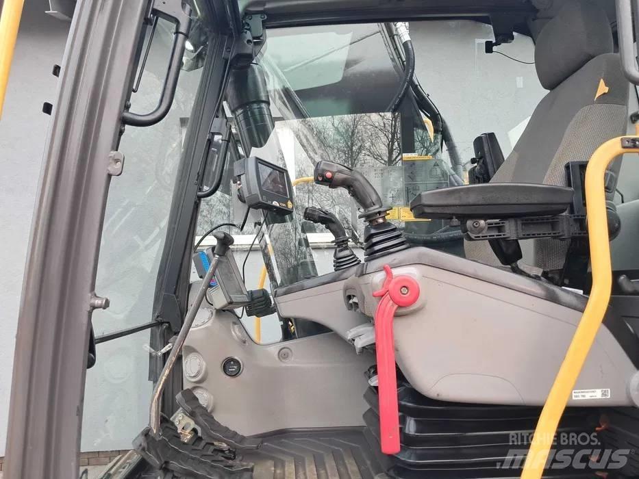 Volvo EC 220 DL Гусеничні екскаватори