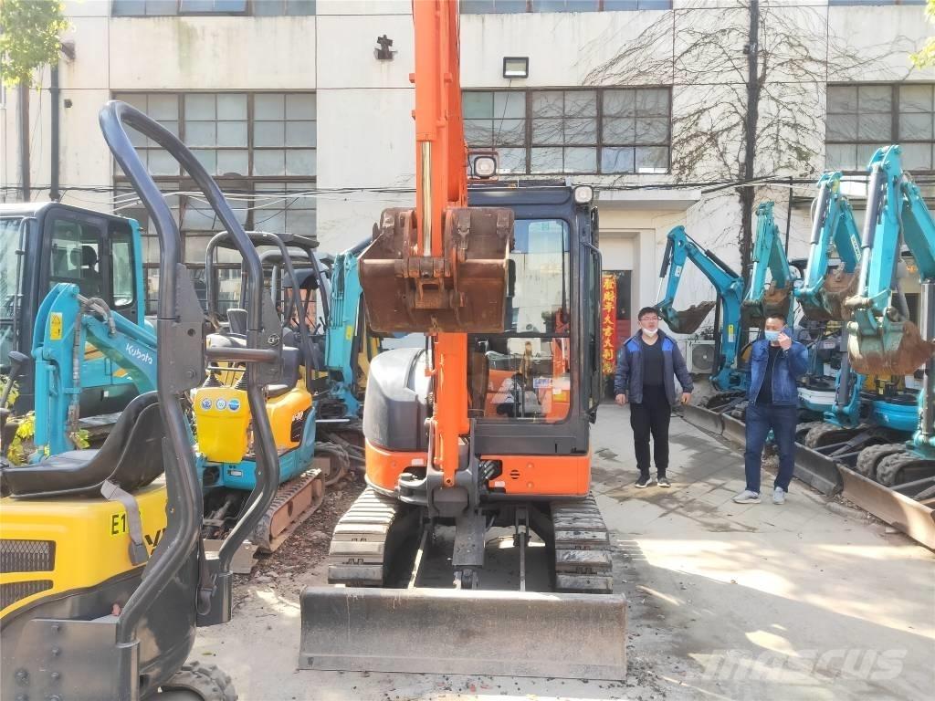 Hitachi ZX30 Міні-екскаватори < 7т
