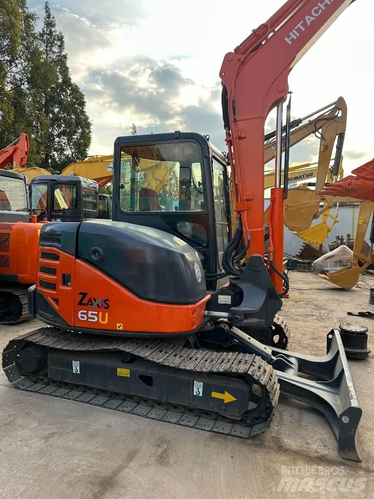 Hitachi ZX 65 Міні-екскаватори < 7т