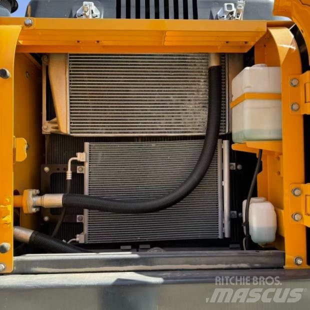 Hyundai R220-9S Гусеничні екскаватори