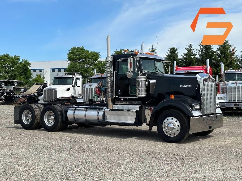 Kenworth W 900 Тягачі