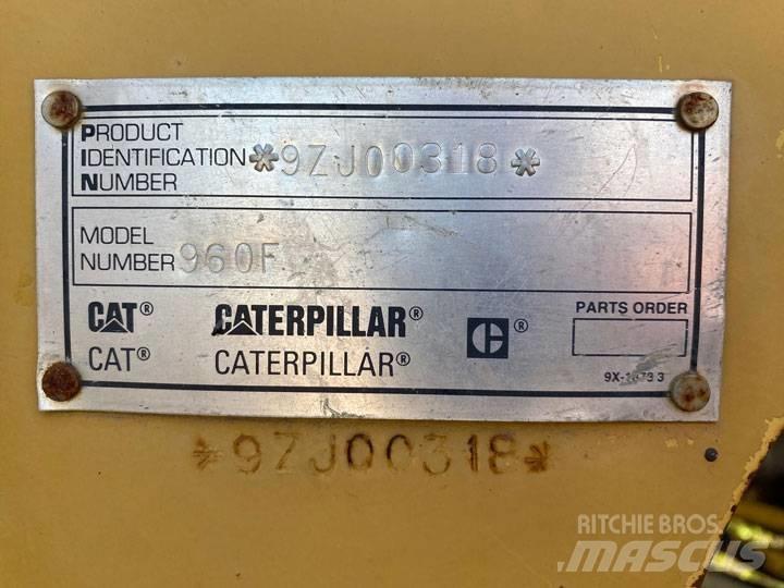 CAT 960F Фронтальні навантажувачі