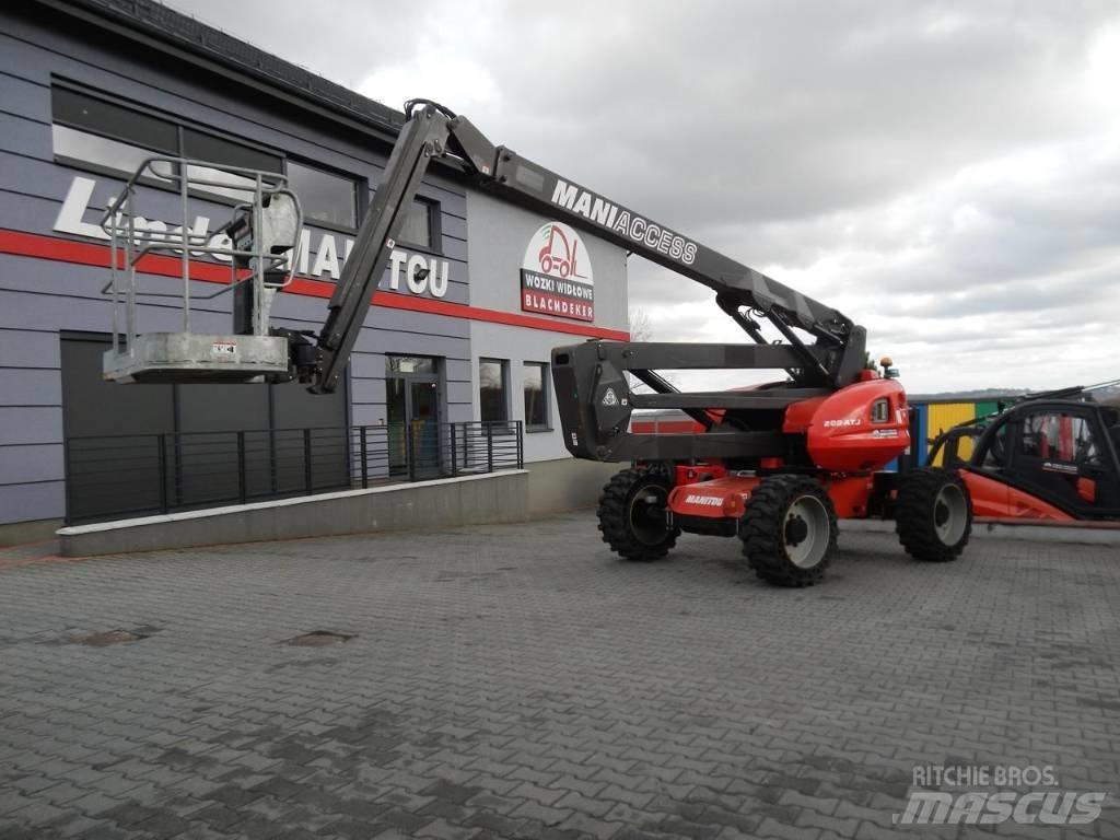 Manitou 200 ATJ Компактні самохідні стрілові підйомники