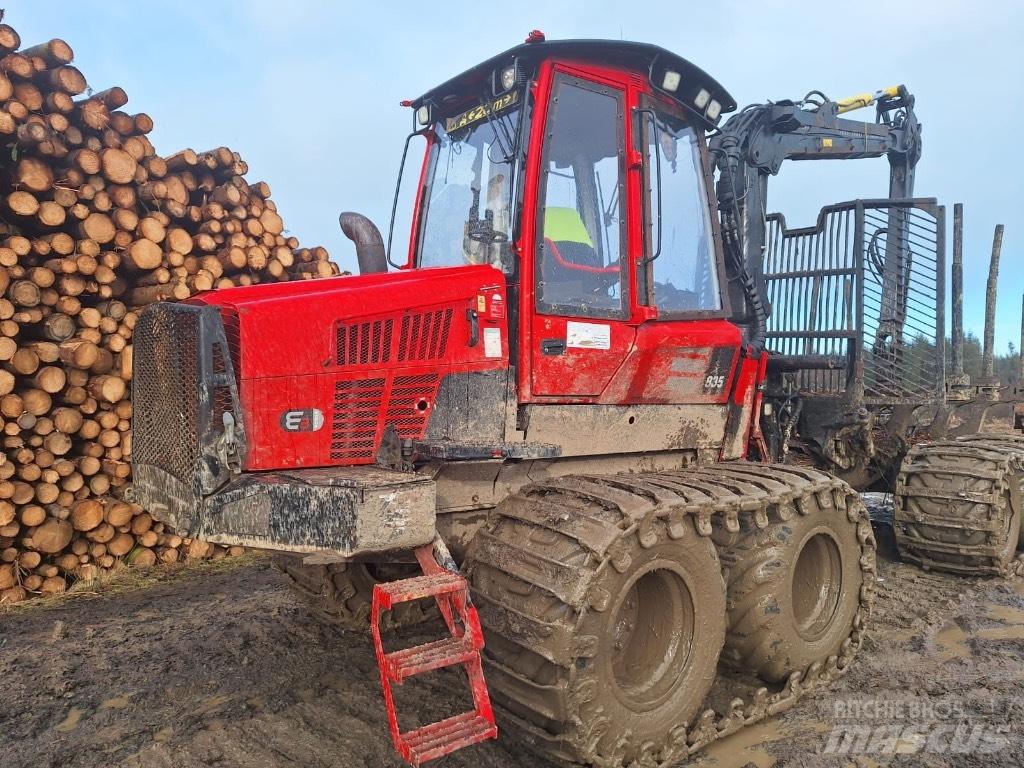 Komatsu 835 Форвардери
