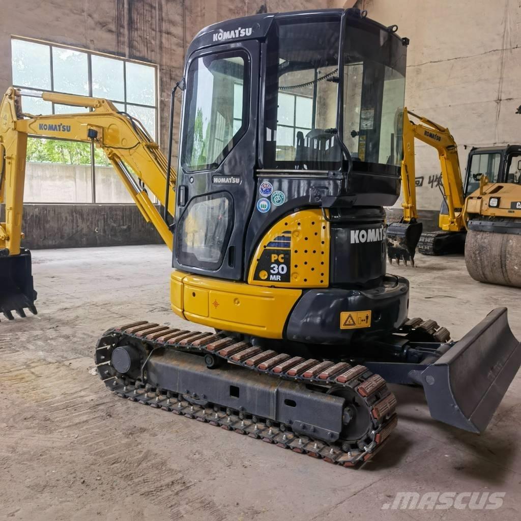 Komatsu PC30 Гусеничні екскаватори
