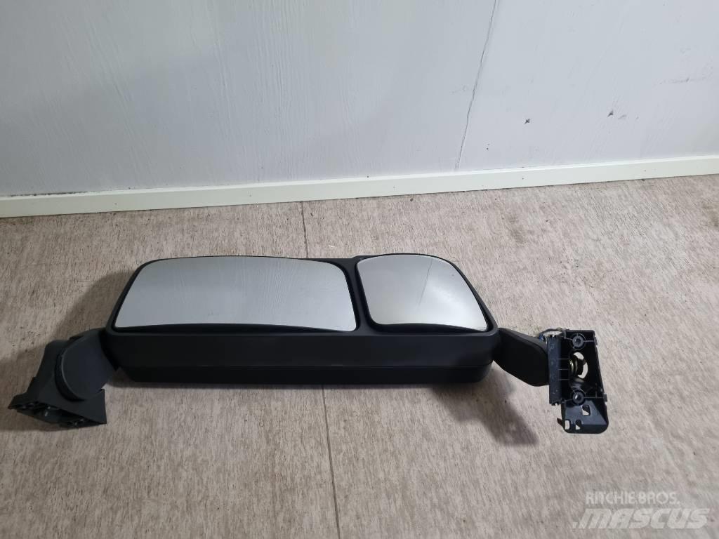 Mercedes-Benz MP4 Шасі