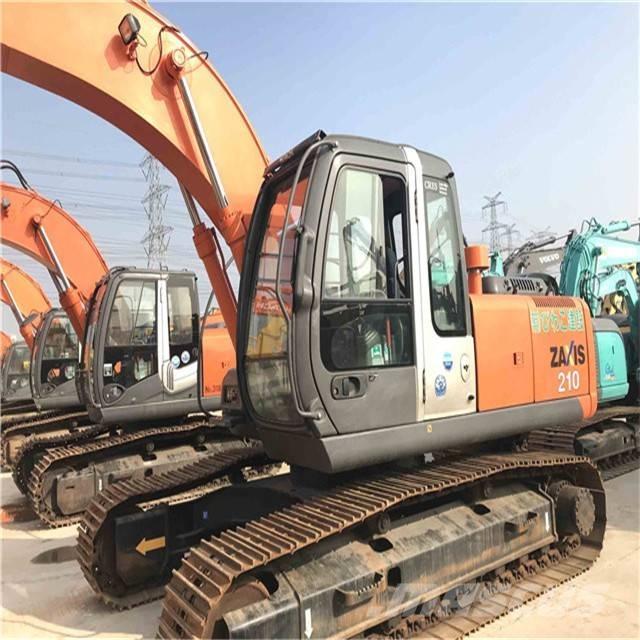 Hitachi zx210 Гусеничні екскаватори