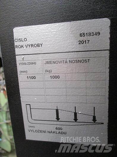 Toyota OSE 100W Підбирачі замовлень з нижніх ярусів