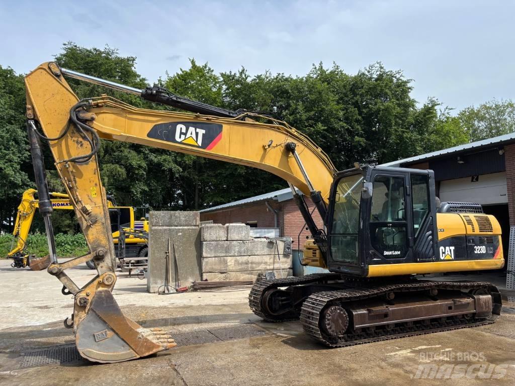 CAT 323 D LN Гусеничні екскаватори
