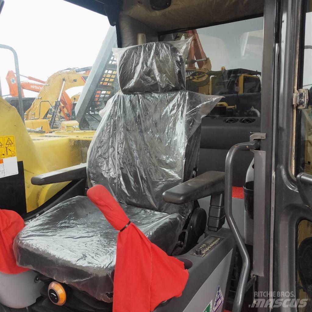 Komatsu PC200-8 Гусеничні екскаватори