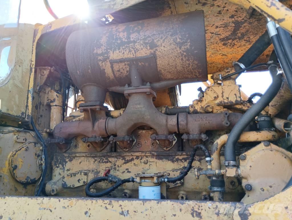 Komatsu D 85 A-12 Гусеничні бульдозери