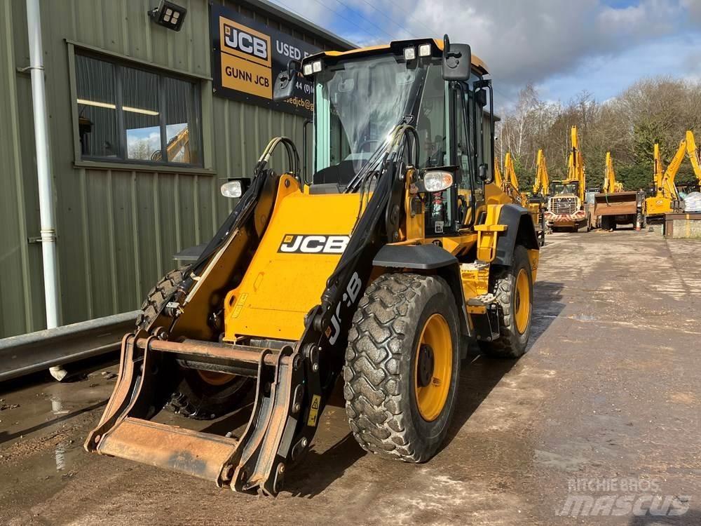 JCB 411 Фронтальні навантажувачі