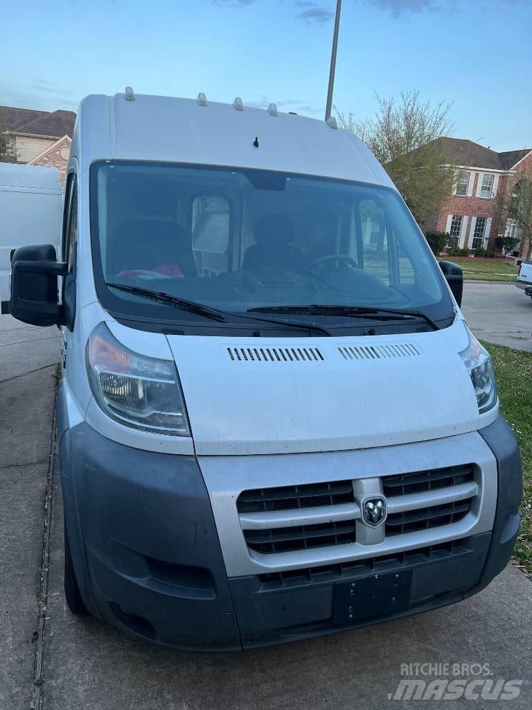 Dodge promaster Фургони