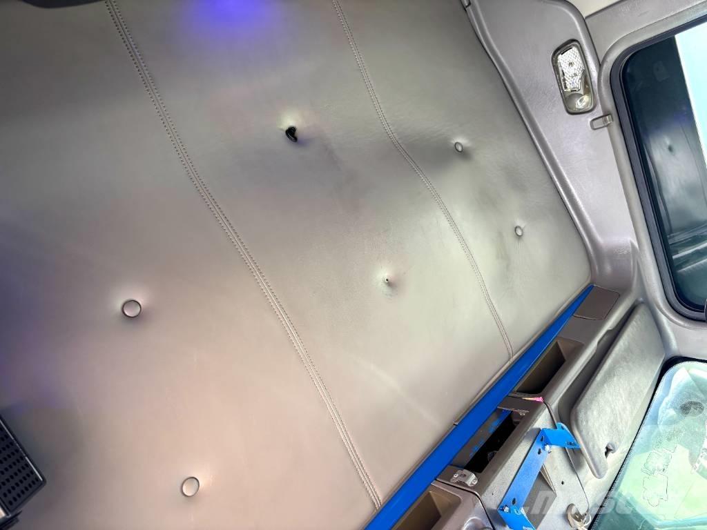 Kenworth W900 Тягачі