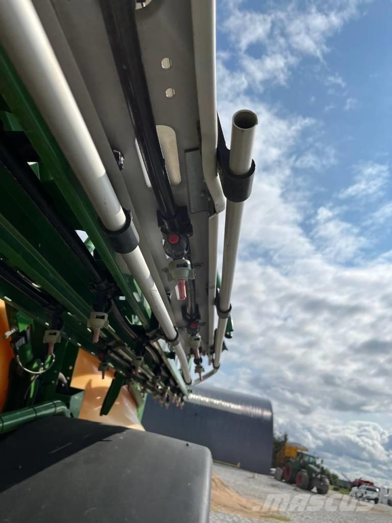 Amazone UX 4200 Причіпні обприскувачі