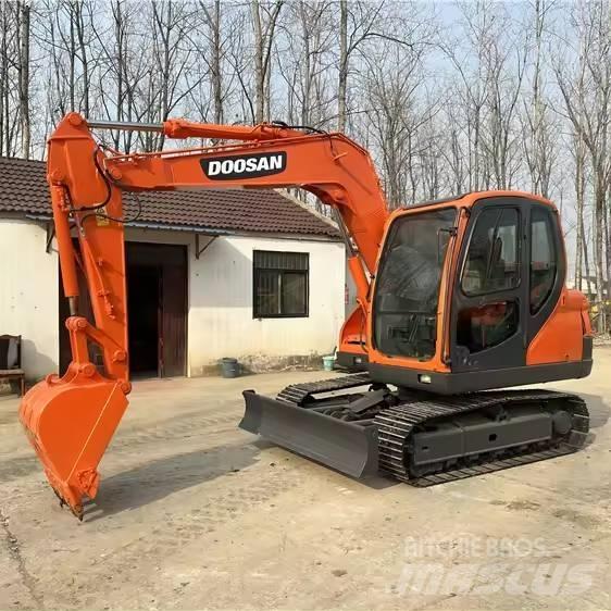 Doosan DX75 Гусеничні екскаватори