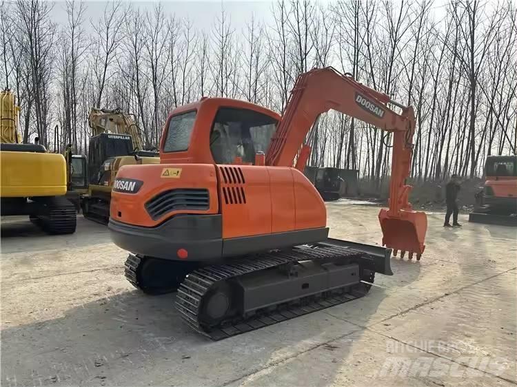 Doosan DX75 Гусеничні екскаватори