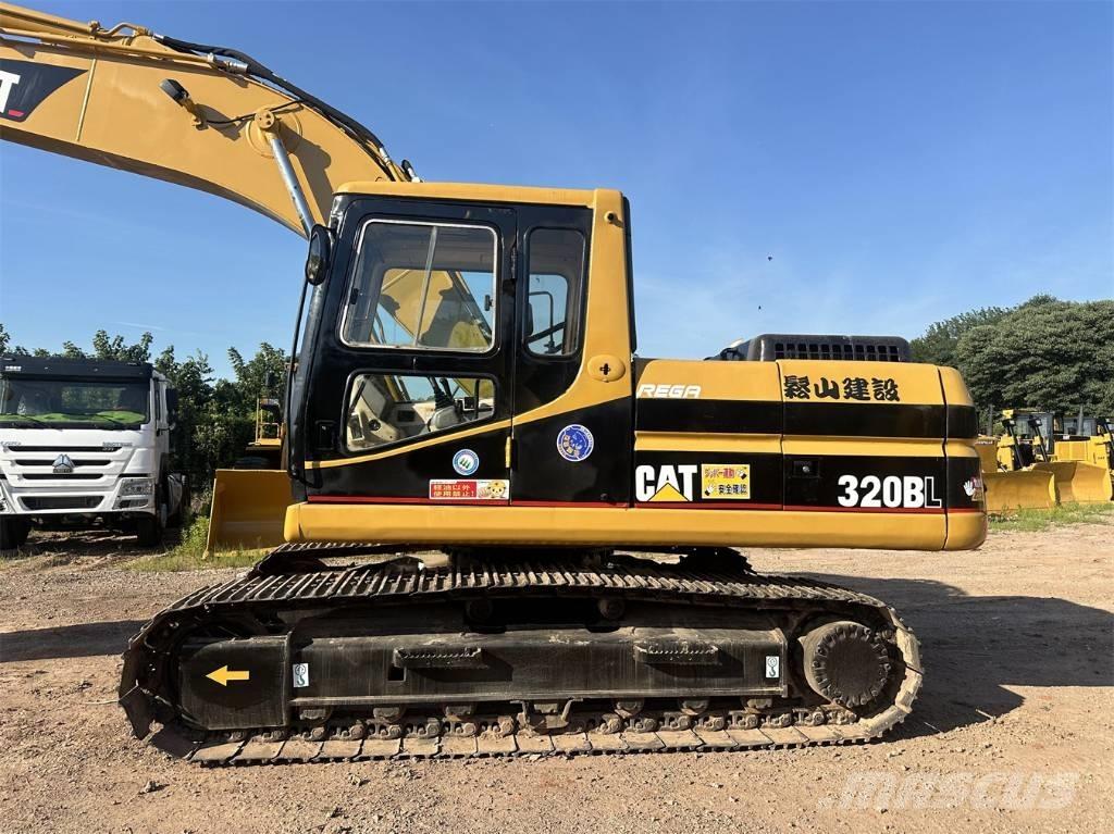 CAT 320BL Гусеничні екскаватори