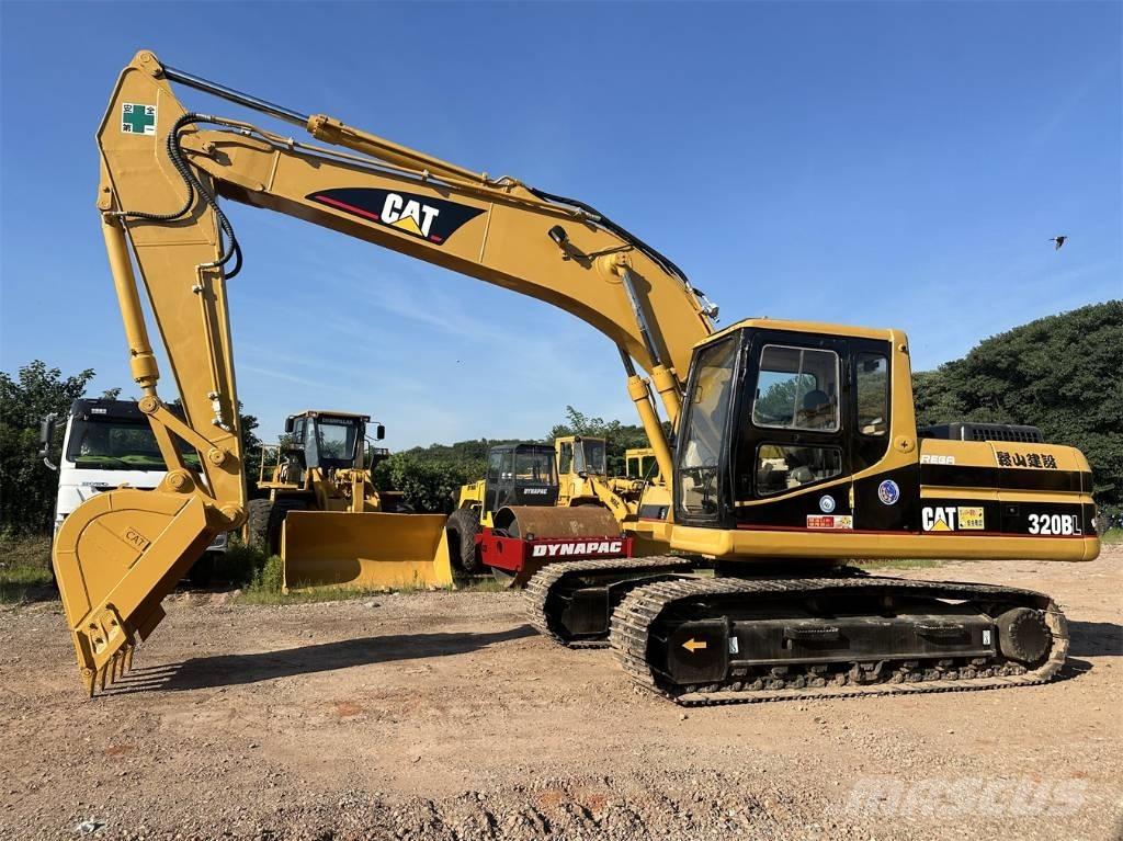 CAT 320BL Гусеничні екскаватори