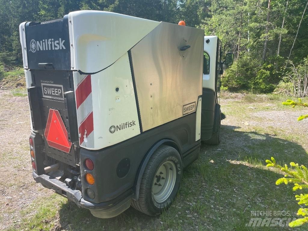 Nilfisk CR3500 Підмітальні машини