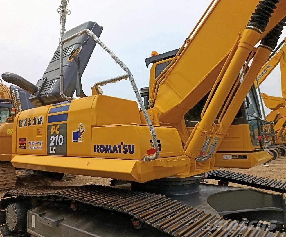 Komatsu PC 210 Гусеничні екскаватори