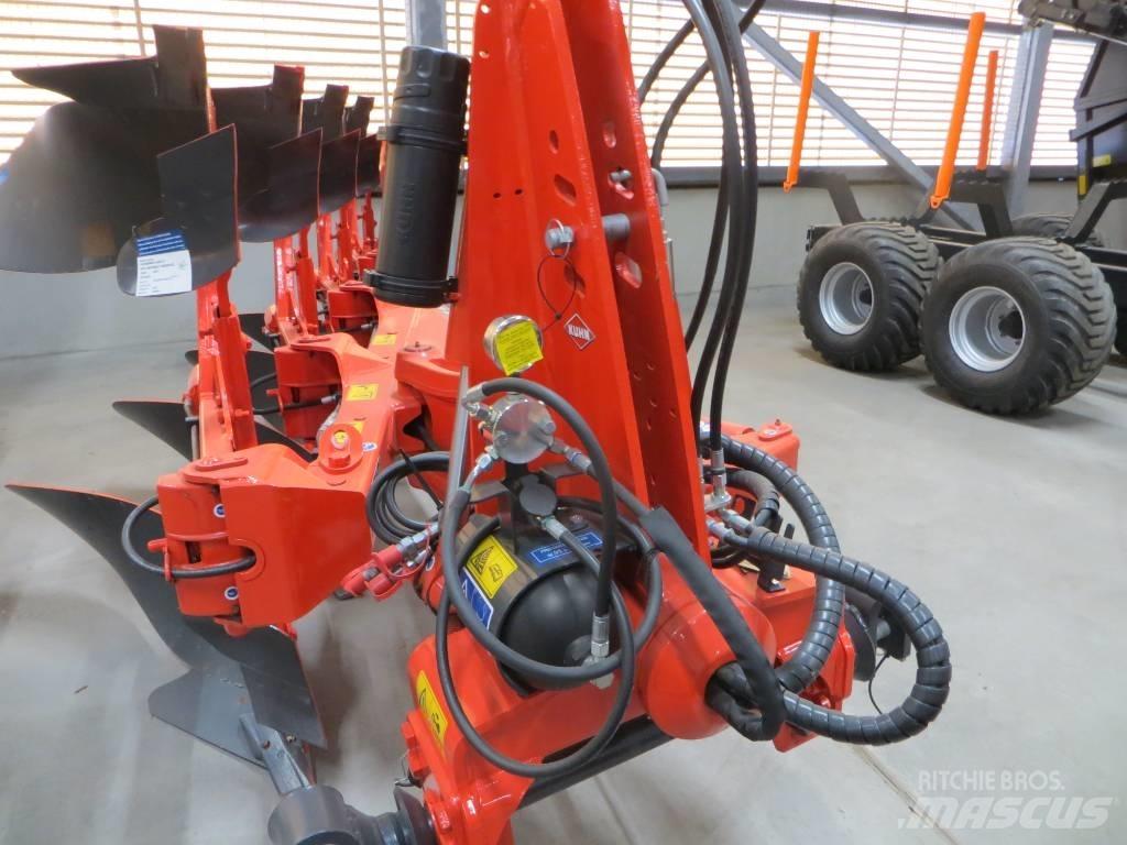 Kuhn Vari-Master 123 Реверсивні плуги