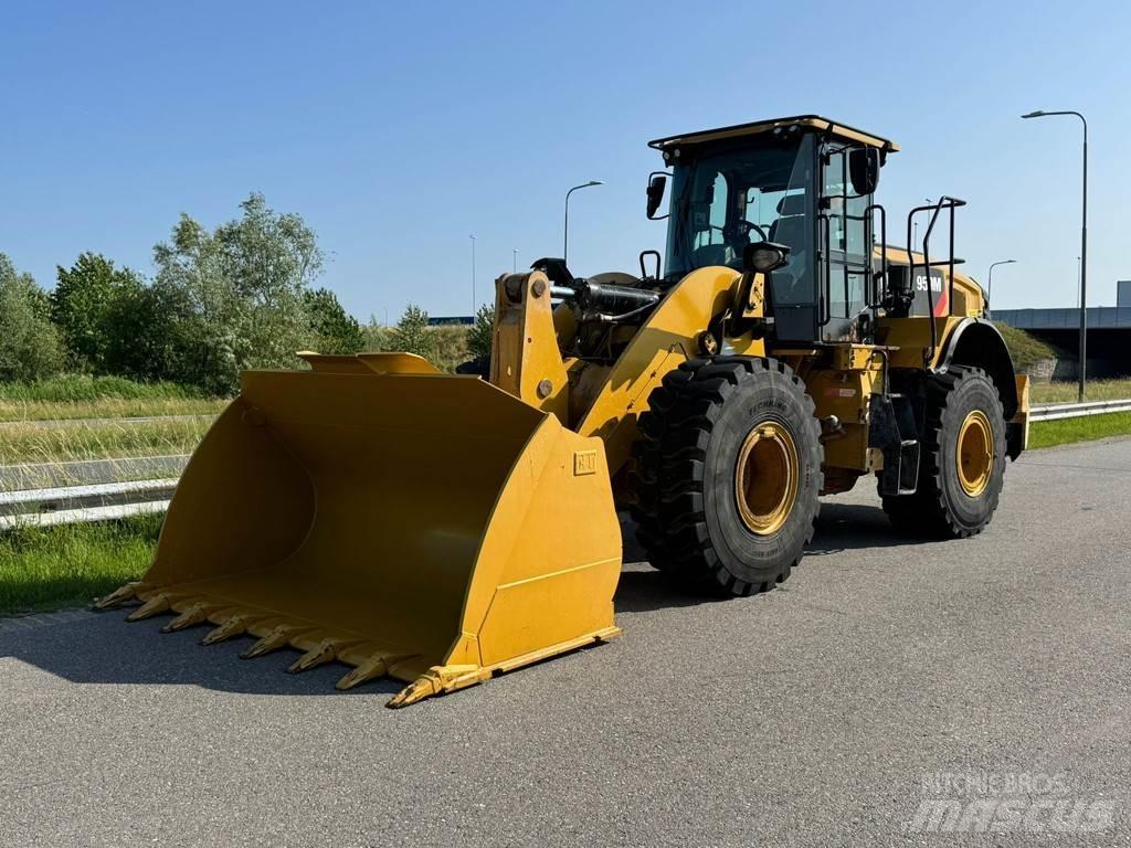 CAT 950M Фронтальні навантажувачі