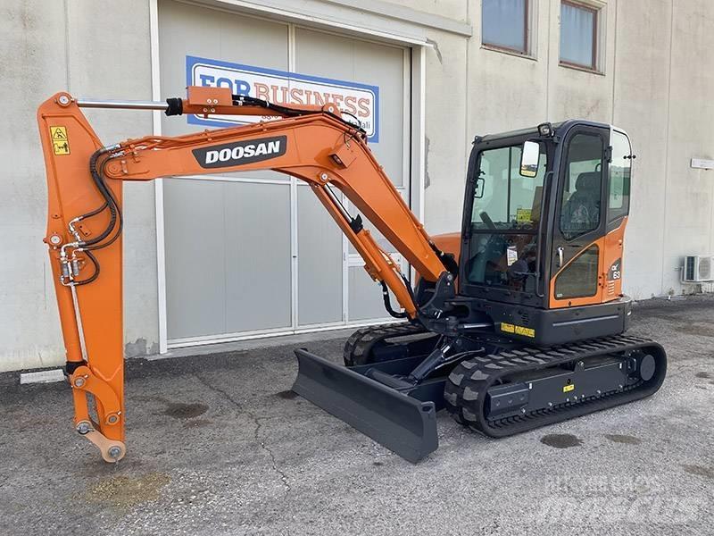 Doosan DX 63-3 Міні-екскаватори < 7т