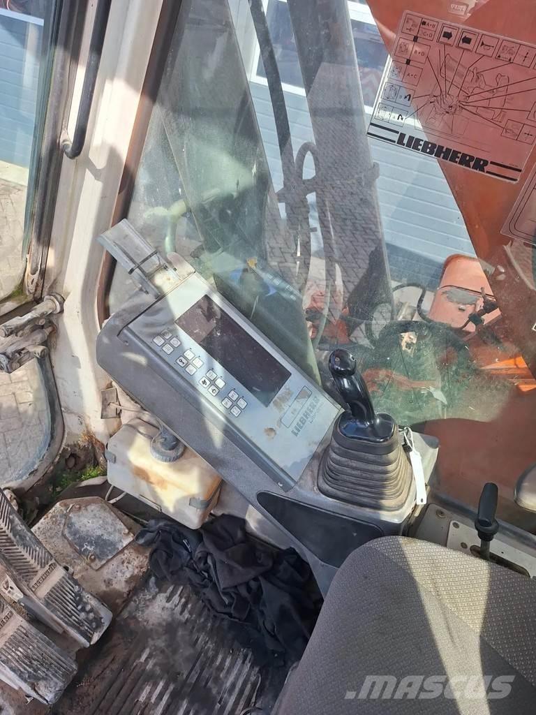 Liebherr R932 Гусеничні екскаватори