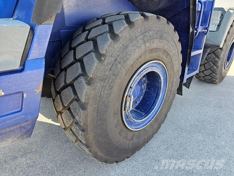 Liebherr L 556 Фронтальні навантажувачі