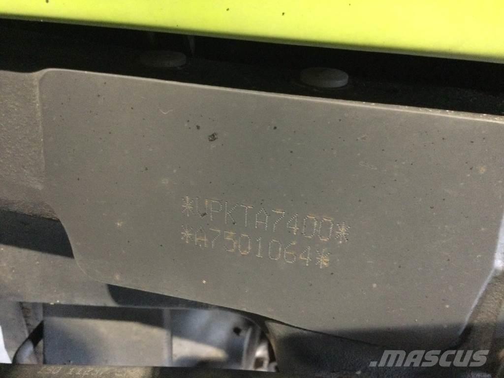 CLAAS ARION 550 Трактори