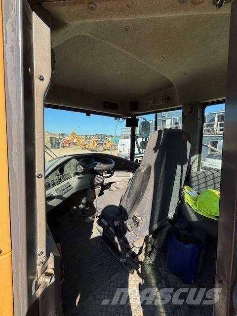 Volvo A 25 F Зчленовані самоскиди