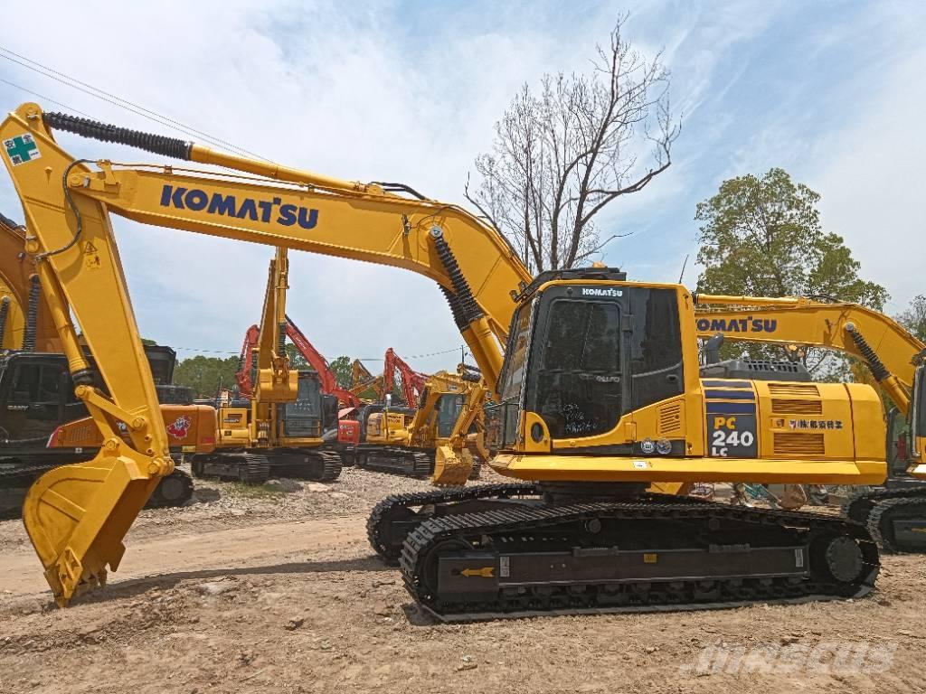Komatsu PC 240 Гусеничні екскаватори