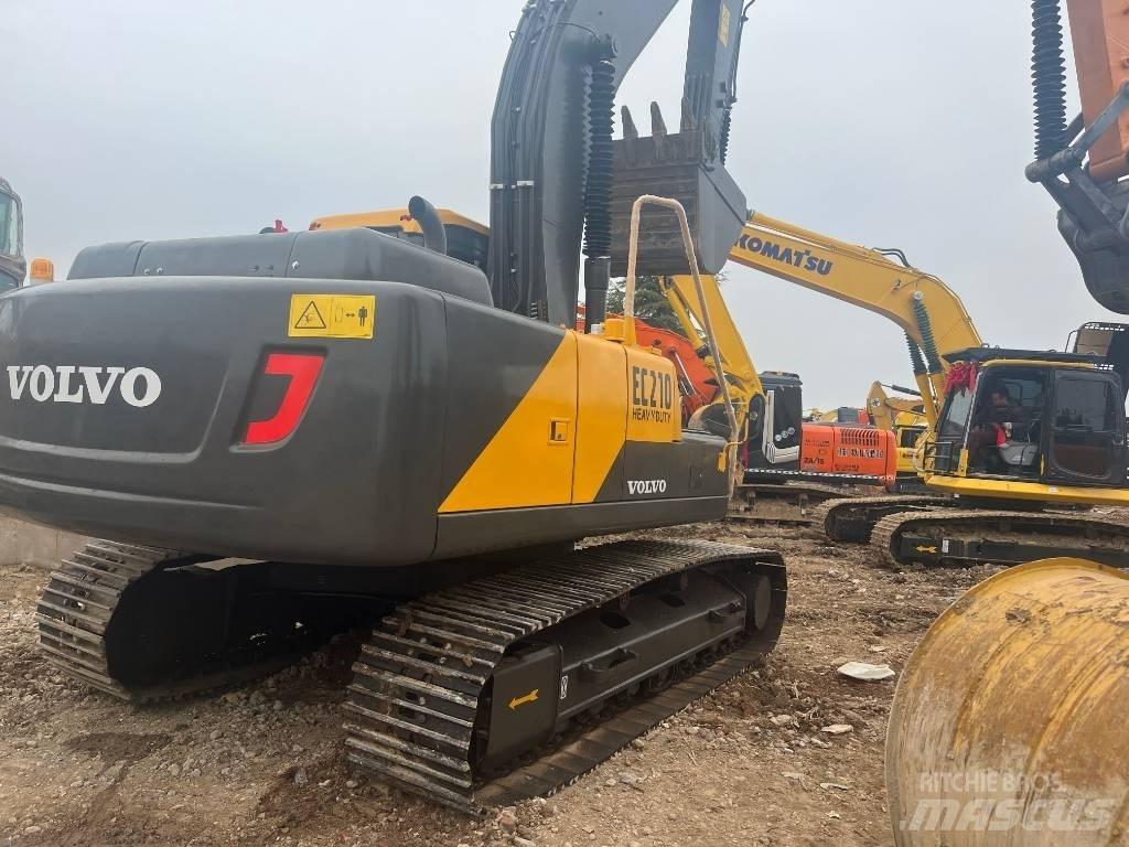 Volvo EC 210 LC Гусеничні екскаватори