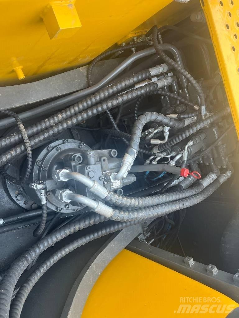 Volvo EC 210 LC Гусеничні екскаватори
