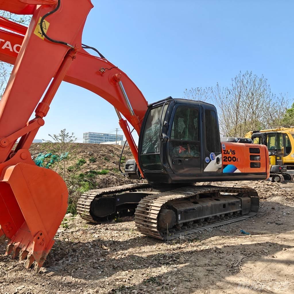 Hitachi ZX200 Гусеничні екскаватори