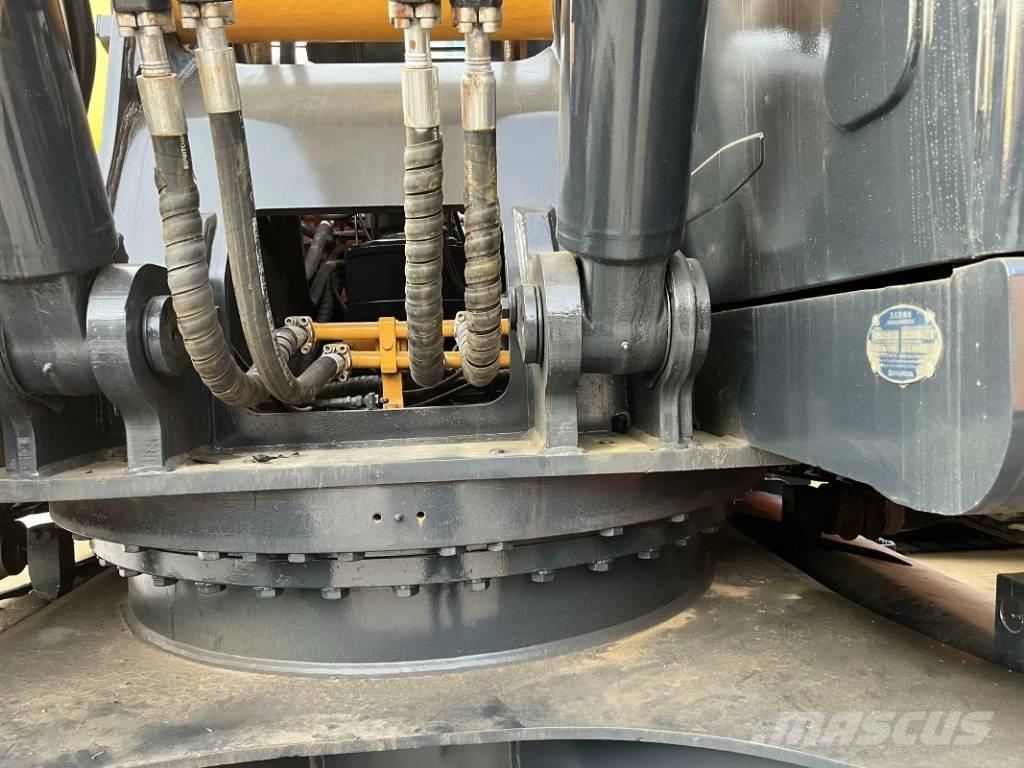 Hyundai 305 LC-9T Гусеничні екскаватори