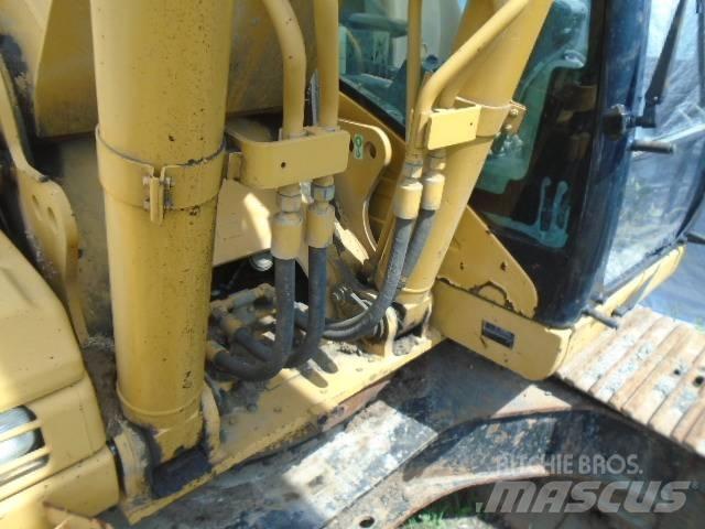 CAT 330 D L Гусеничні екскаватори