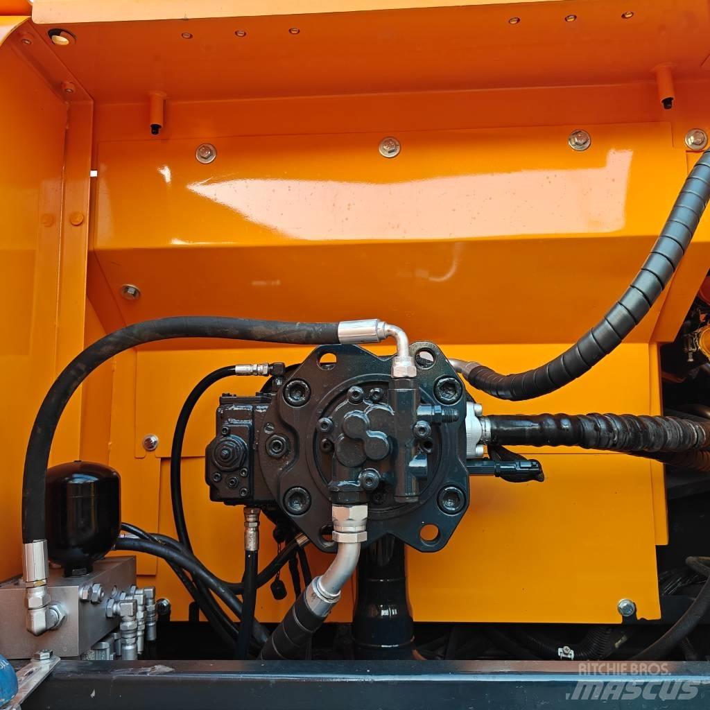 Hyundai 305-9T Гусеничні екскаватори