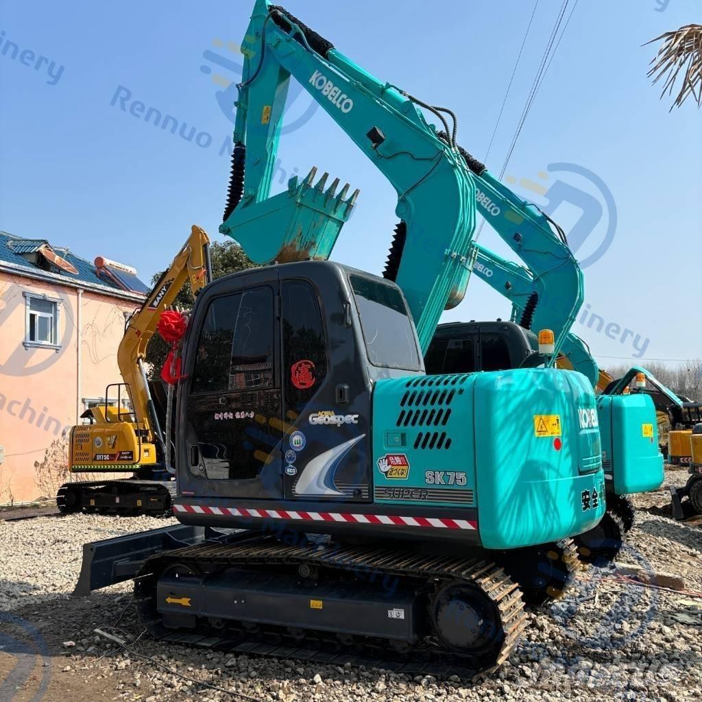 Kobelco SK75 Гусеничні екскаватори