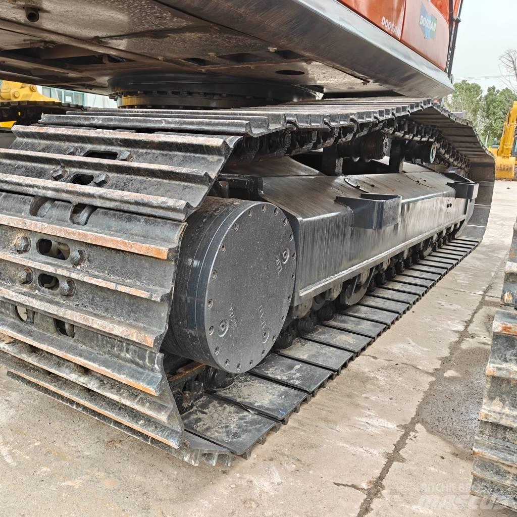 Doosan 225-9C Гусеничні екскаватори