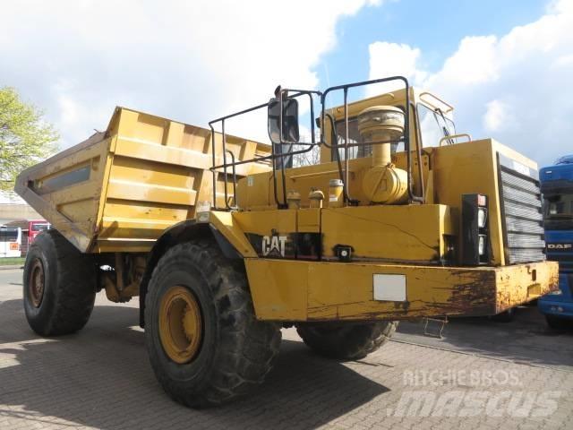 CAT  D40 Dumper Зчленовані самоскиди